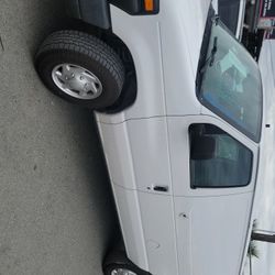 2010 Ford E-250