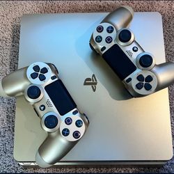 PlayStation 4 Slim 