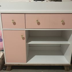 CHANGING TABLE WITH DRAWERS 