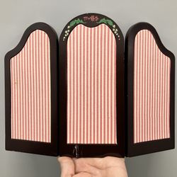 Muffy Vanderbear Dressing Screen Dollhouse Furniture