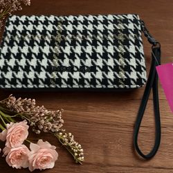 Betsey Johnson Black & White Tweed Faux Leather Houndstooth Print ZA Wallet NWT