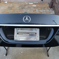 07-13 Mercedes S550 Trunk Lid