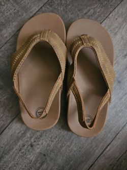 Toddler sandal 9/10c(new)