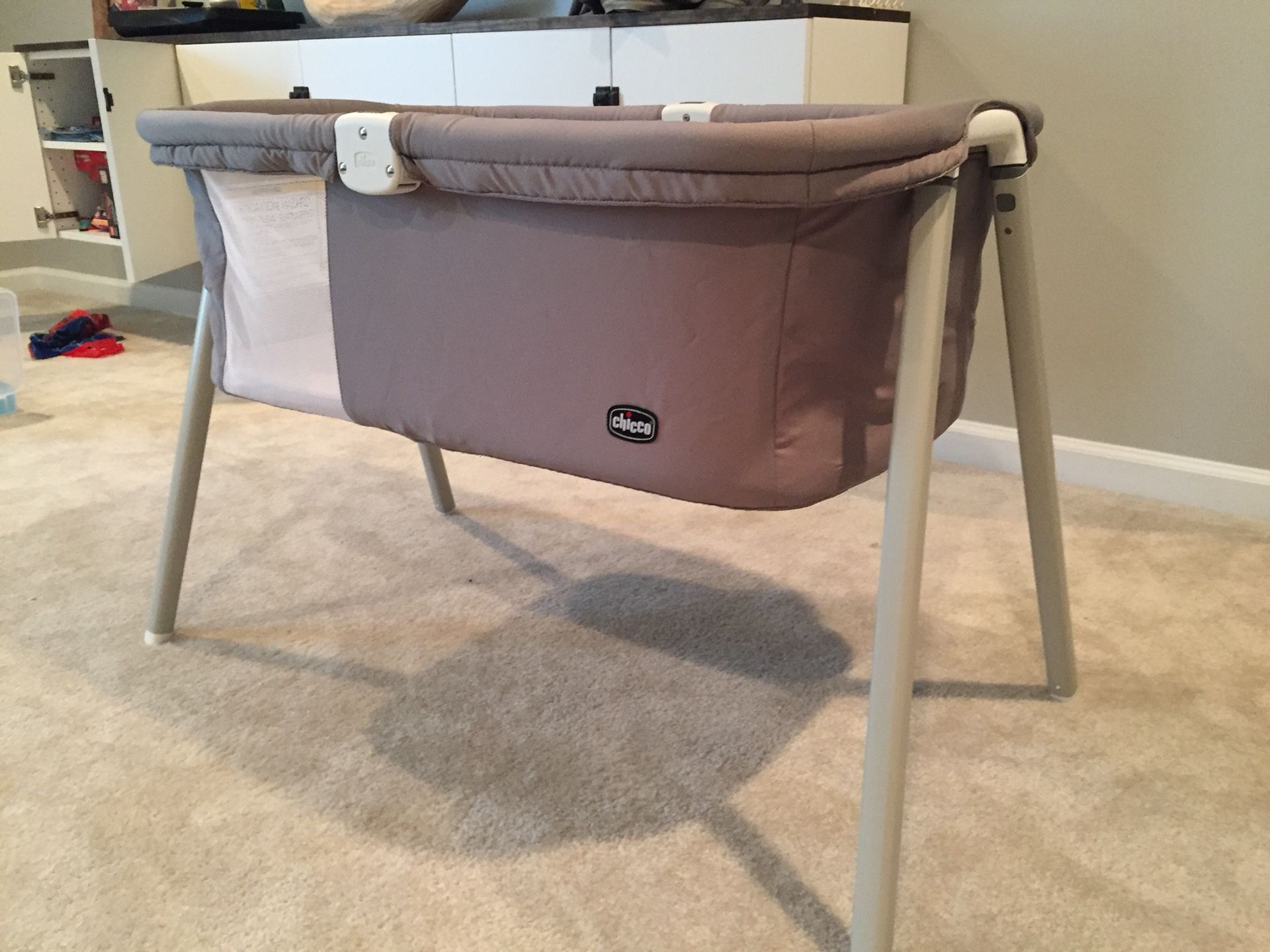 Chicco Lullago Portable Bassinet