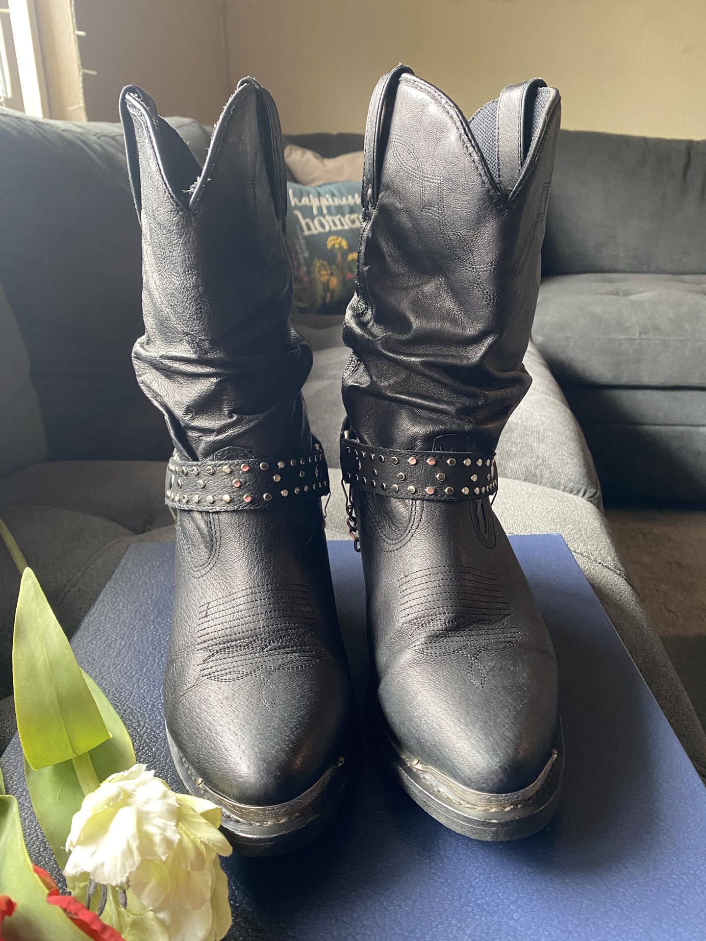Woman’s leather 8.5 “Shyanne” black boot