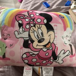 MINNIE MOUSE SQUISHY PILLOW 