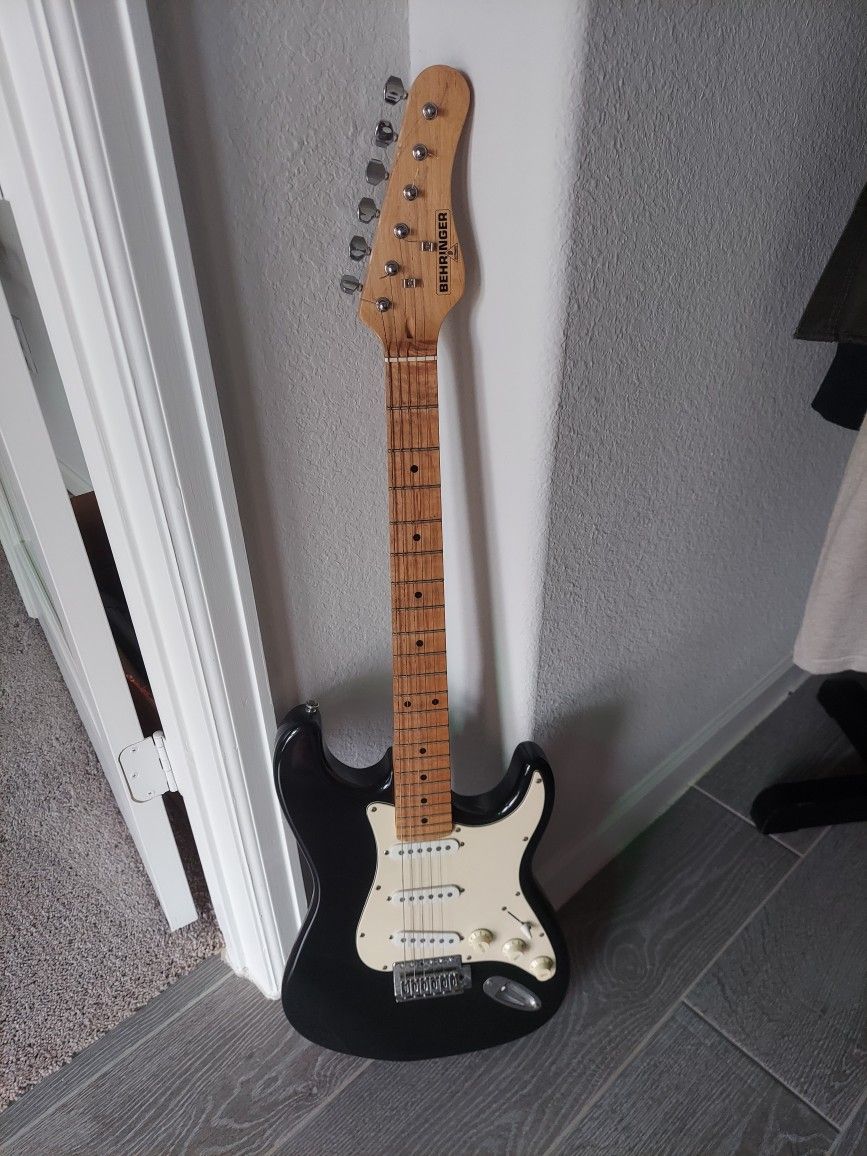 Used Behringer Strat Black And White Solid Body Electric Guitar