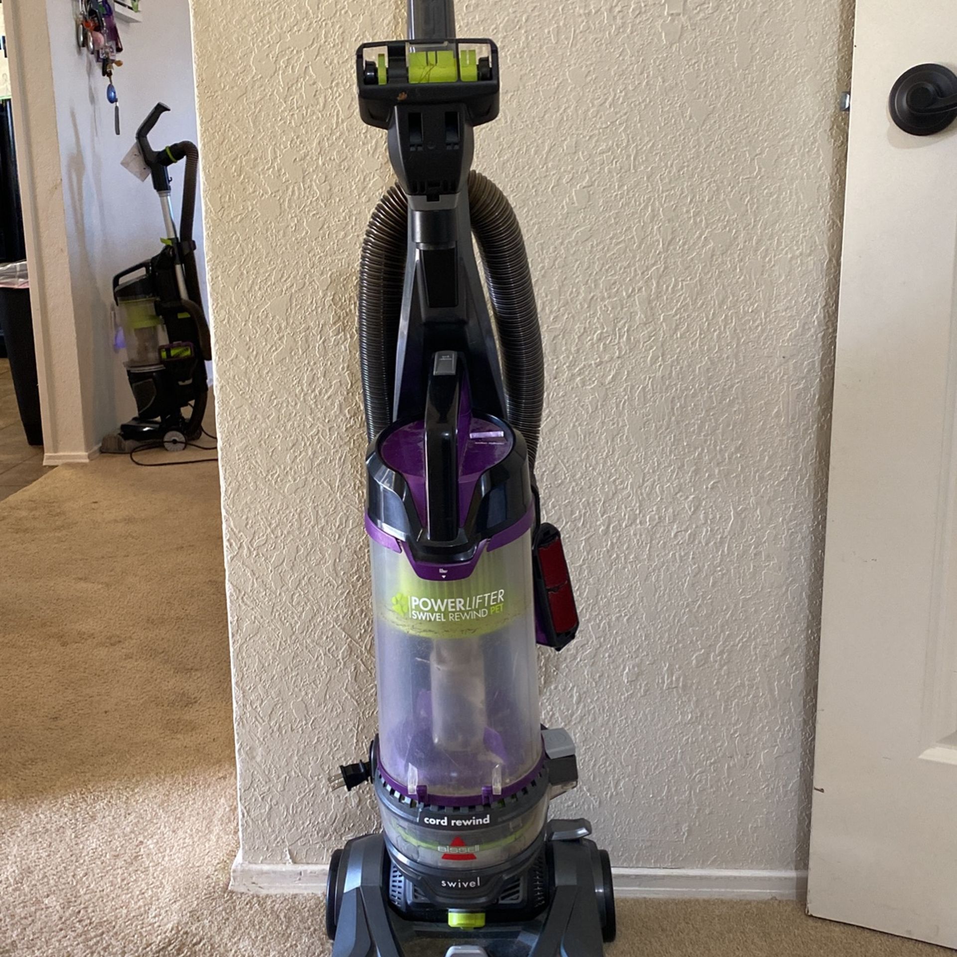 Bissell Swivel Pet Rewind Vacuum