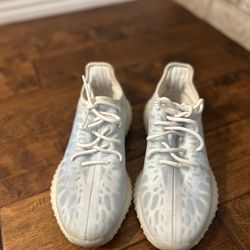 Yeezy Boost 350 V2 “Mono Ice”