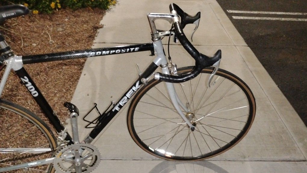 Trek 2100 Composite ( Carbon fiber) Bike