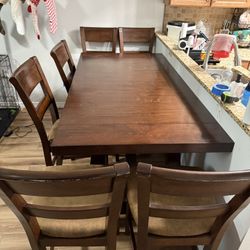 American Signature Table And Chairs With Leaves To Extend