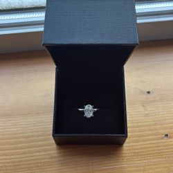 2-Carat ring