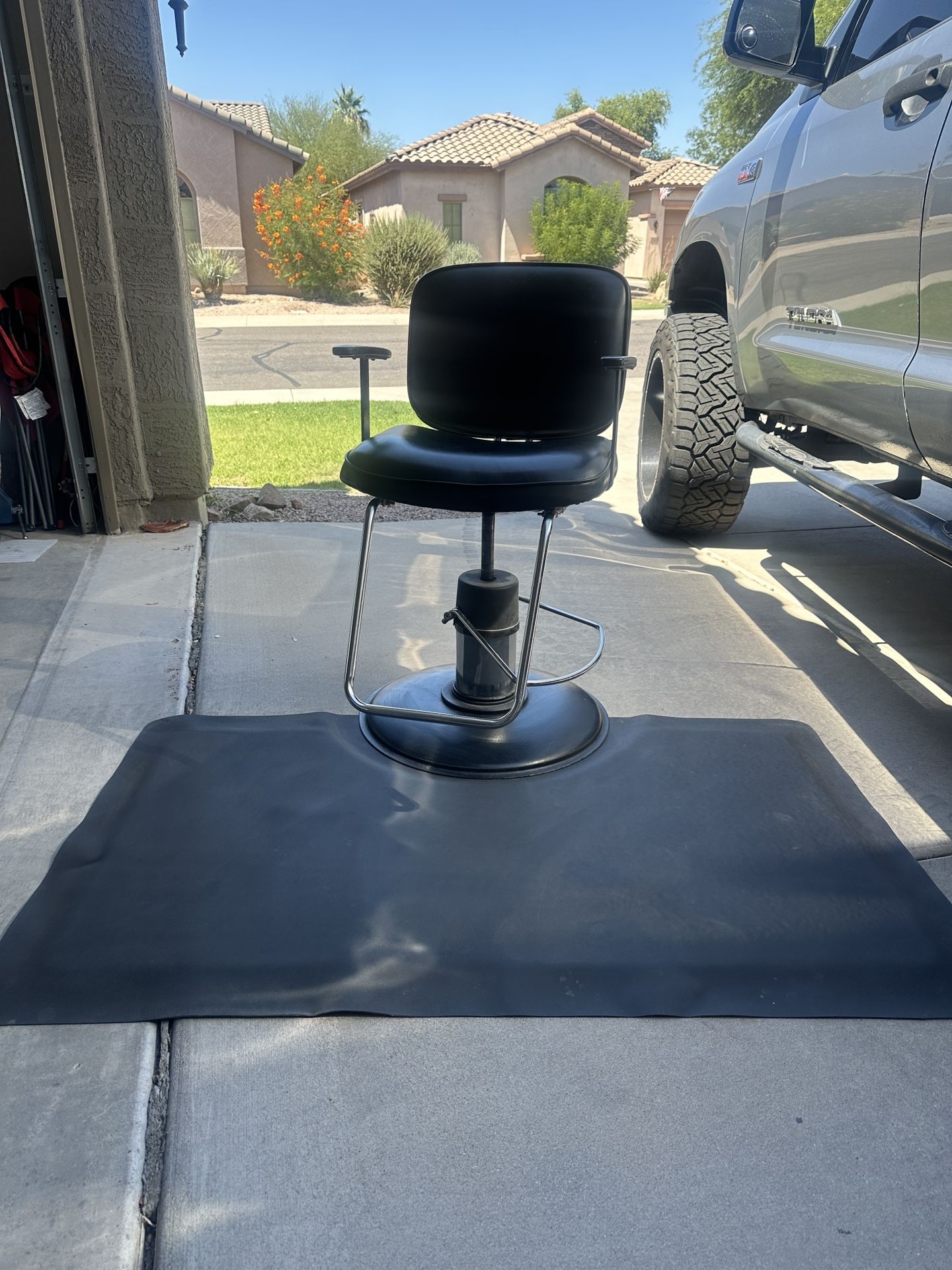 Salon Chair And Floor Mat