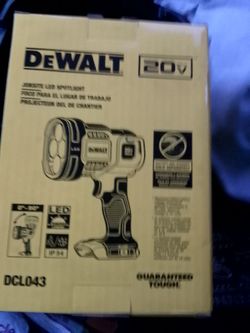 Dewalt  batteries  flood light