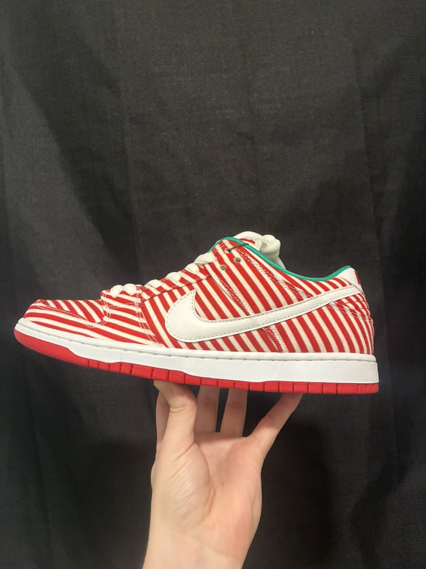 Nike SB Dunk Low ‘Candy Cane’ Size 10.5
