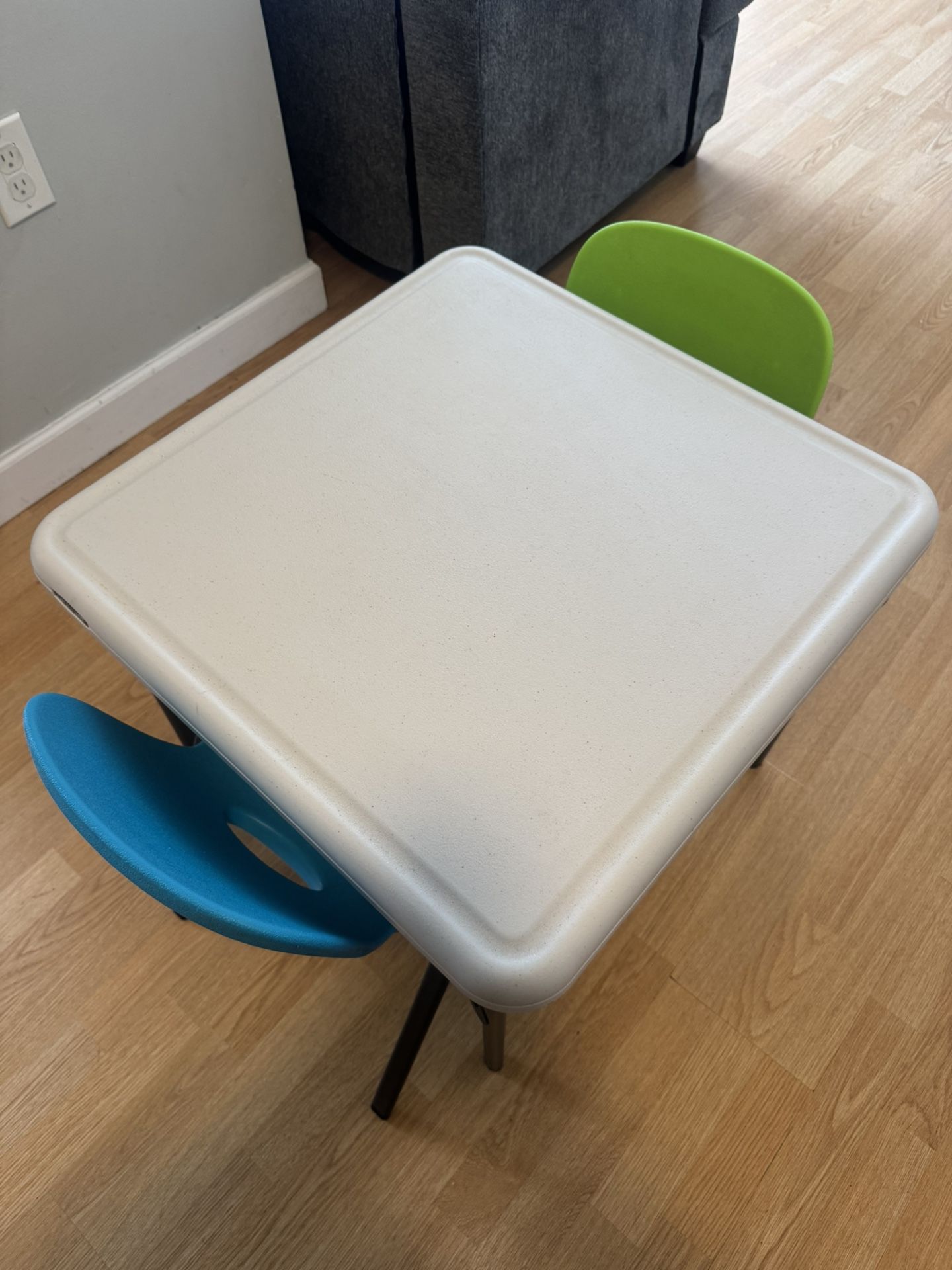 Lifetime Kids table Set W/2 Chairs