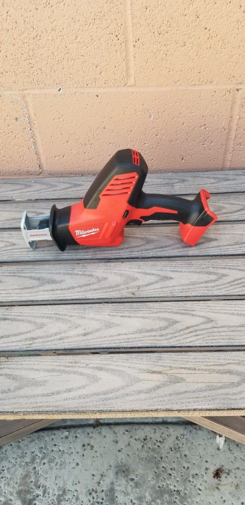 milwaukee v18 hackzall tool 