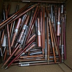 Lipstick, eyeliner, lipliner