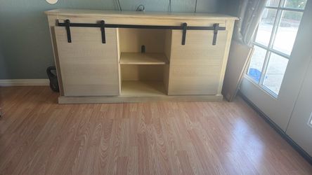 TV stand 62 long by 32 hight