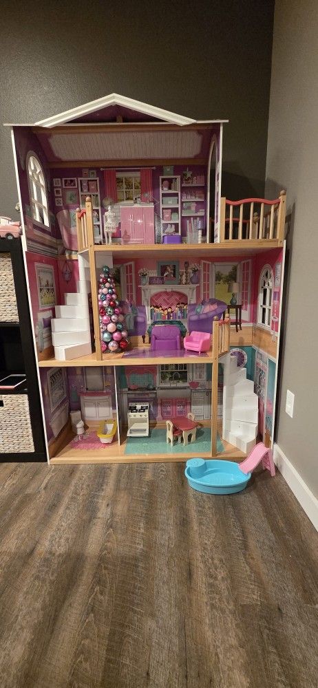 Kidcraft Doll House