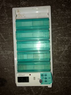 Med port with timer an alarm