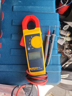 Fluke 323 tester