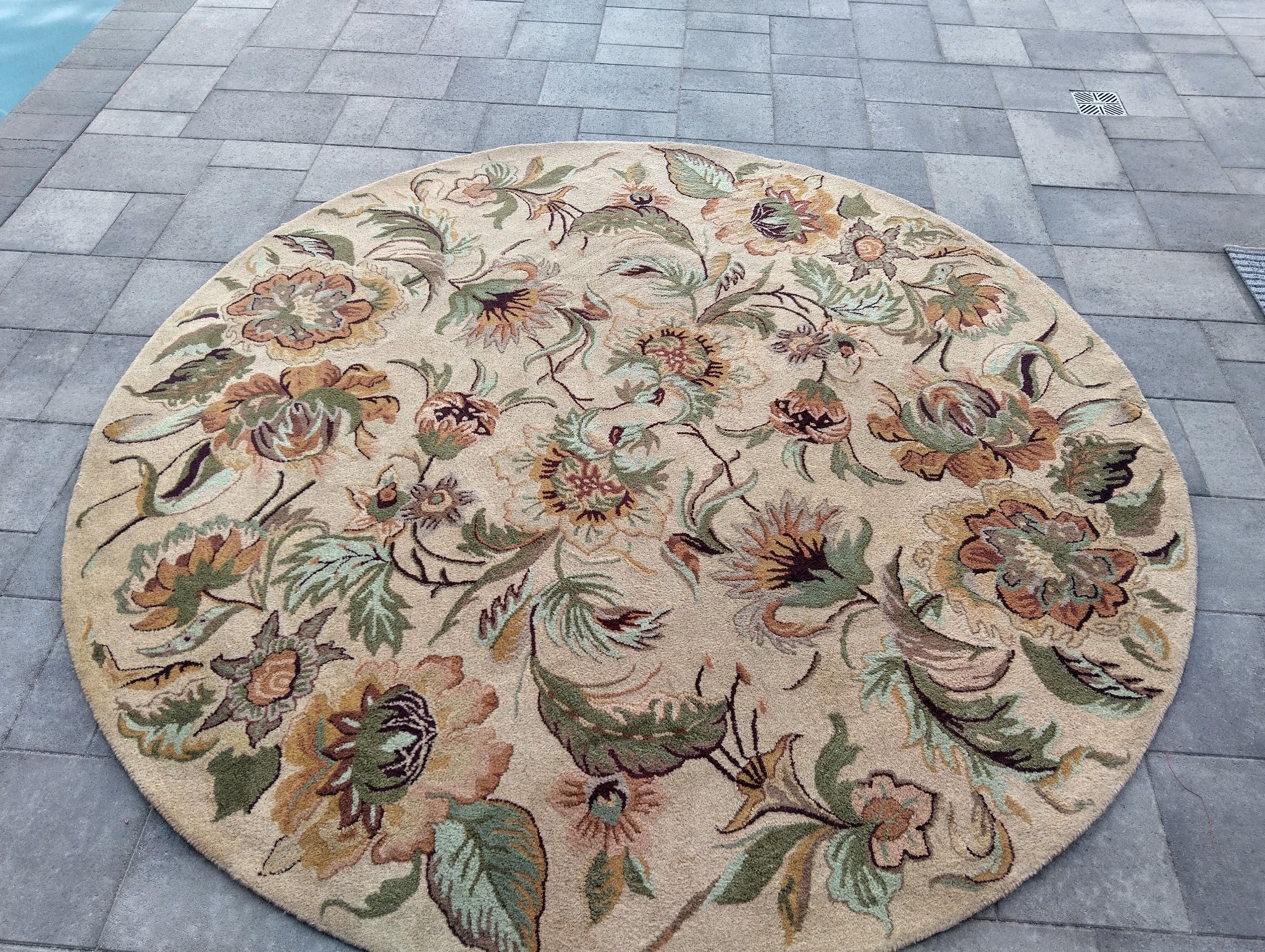Round 8’ Wool Rug for Sale in Poway, CA - OfferUp