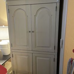 armoire white