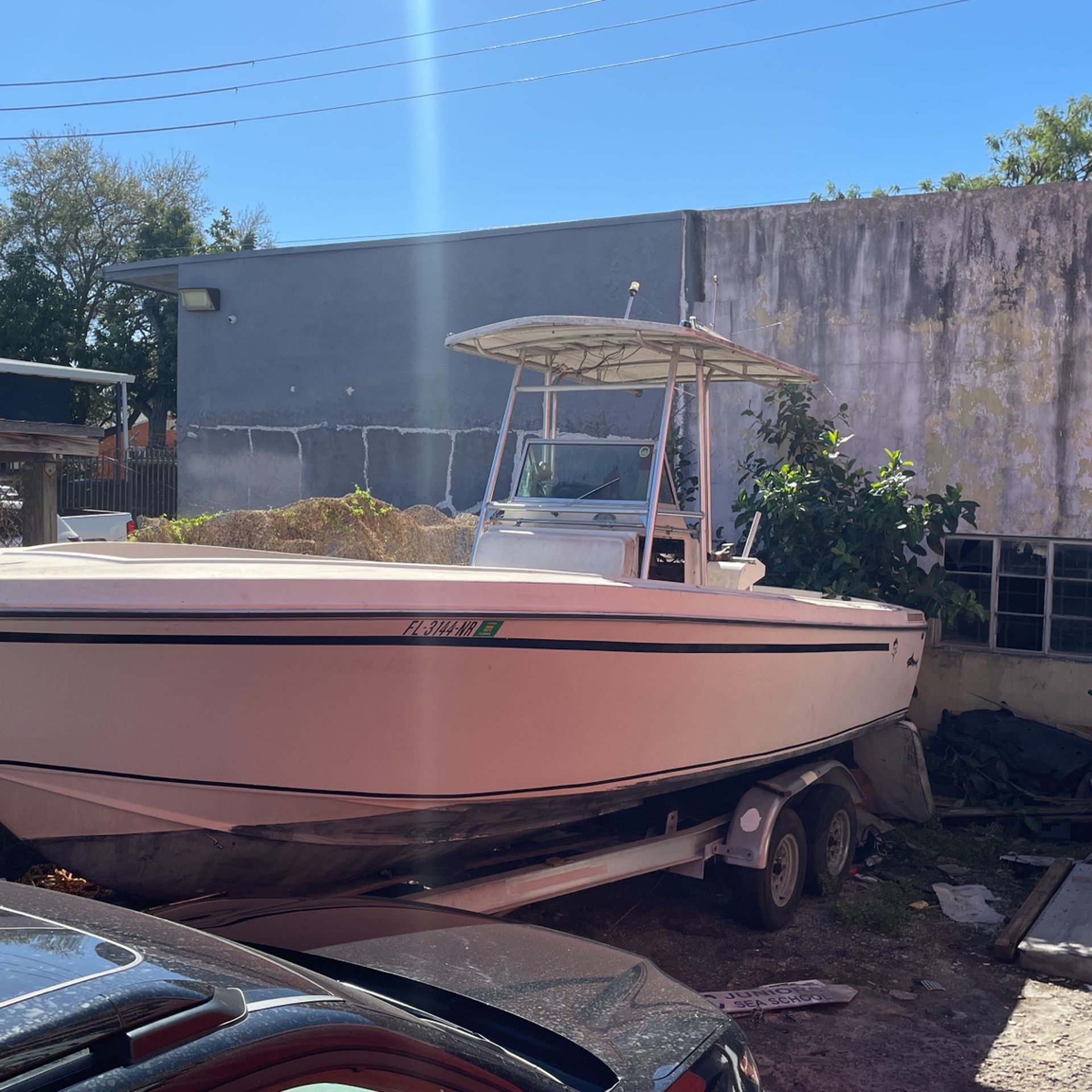 Formula 23 Center Console Boat Contender Seevee