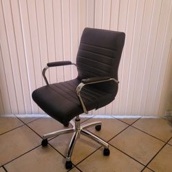 Black/Chrome Leather Executive Office Conference Chair, [Read the info first]
