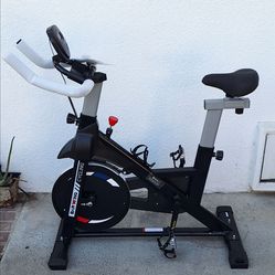 🔥🔥Cycling Bike Stationary - Exercise Bike for Home Gym with Comfortable Seat Cushion..🔥🔥

 BRAND NEW