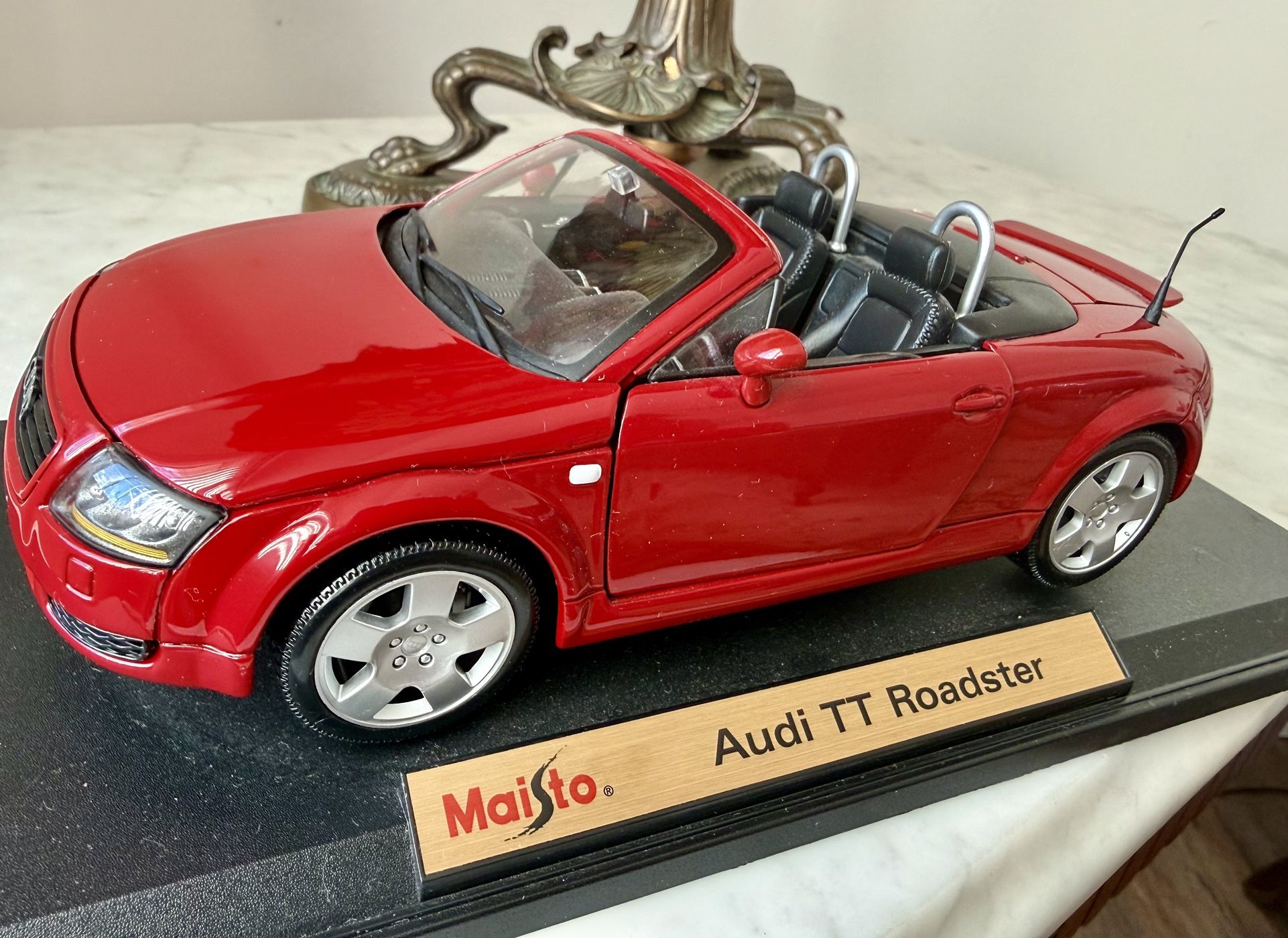 Maisto Audi TT Roadster 1:18 Diecast