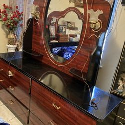 Dressers With Mirror