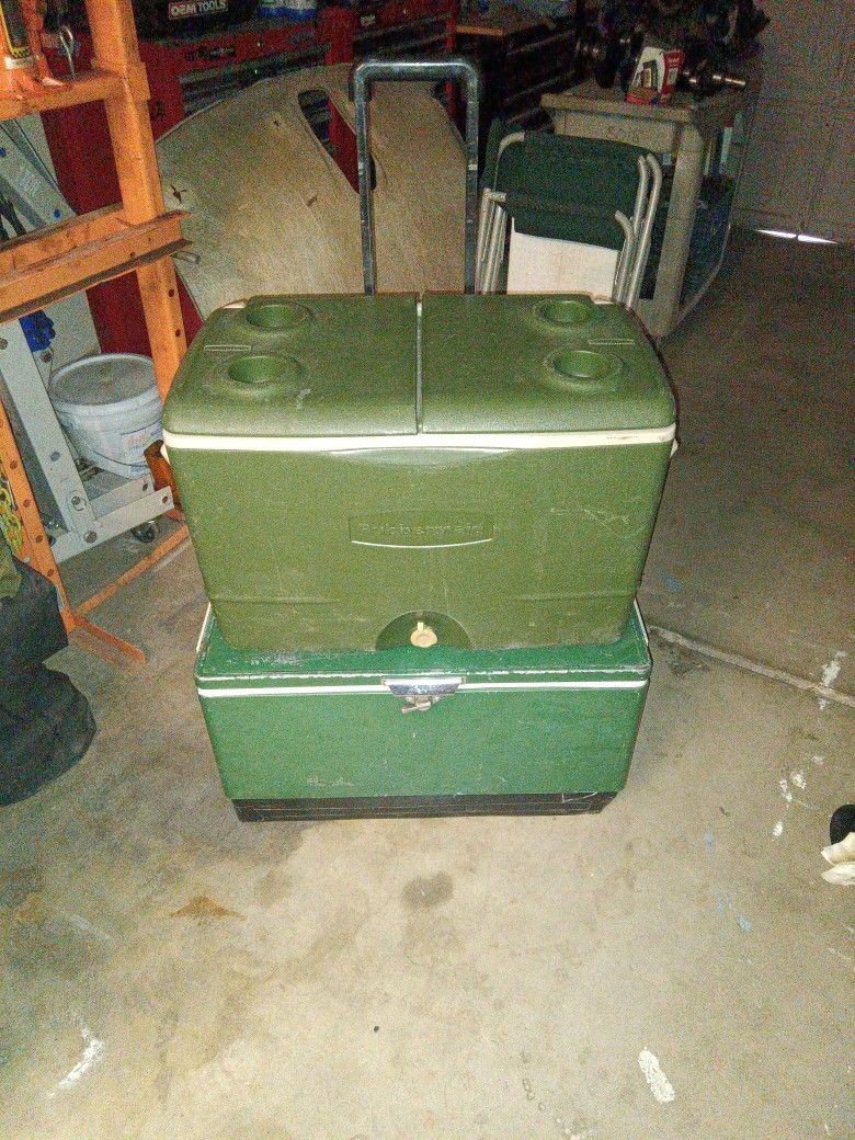 Rubbermaid Cooler