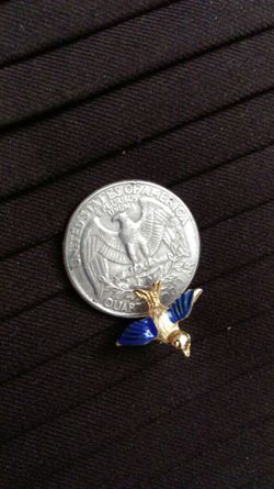 Itty bitty blue winged bird pin gold color lapel