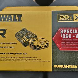 DeWalt 20V Max 5.0Ah Battery And Charger Combo Kit 