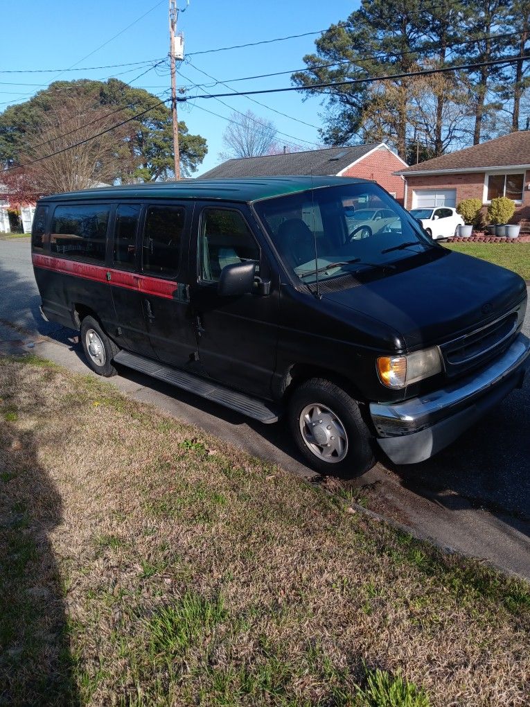 2002 Ford E-250