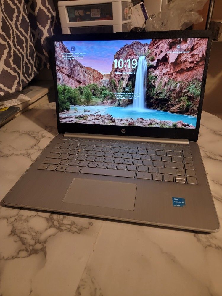HP 14 warm Gold Laptop 🤗 ( 2022 ) 8GB Quad Core 256GB SSD