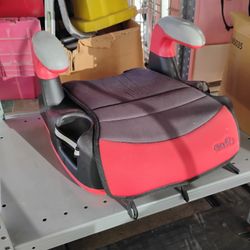 Even Flow 2 cup holder booster seat / Shipping Available