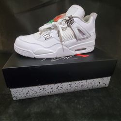 Retro 4, Jordan Pure money, White/ Mettallic. MEN 10.5 VERIFIED 