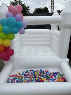 Bounce House Ball Pit