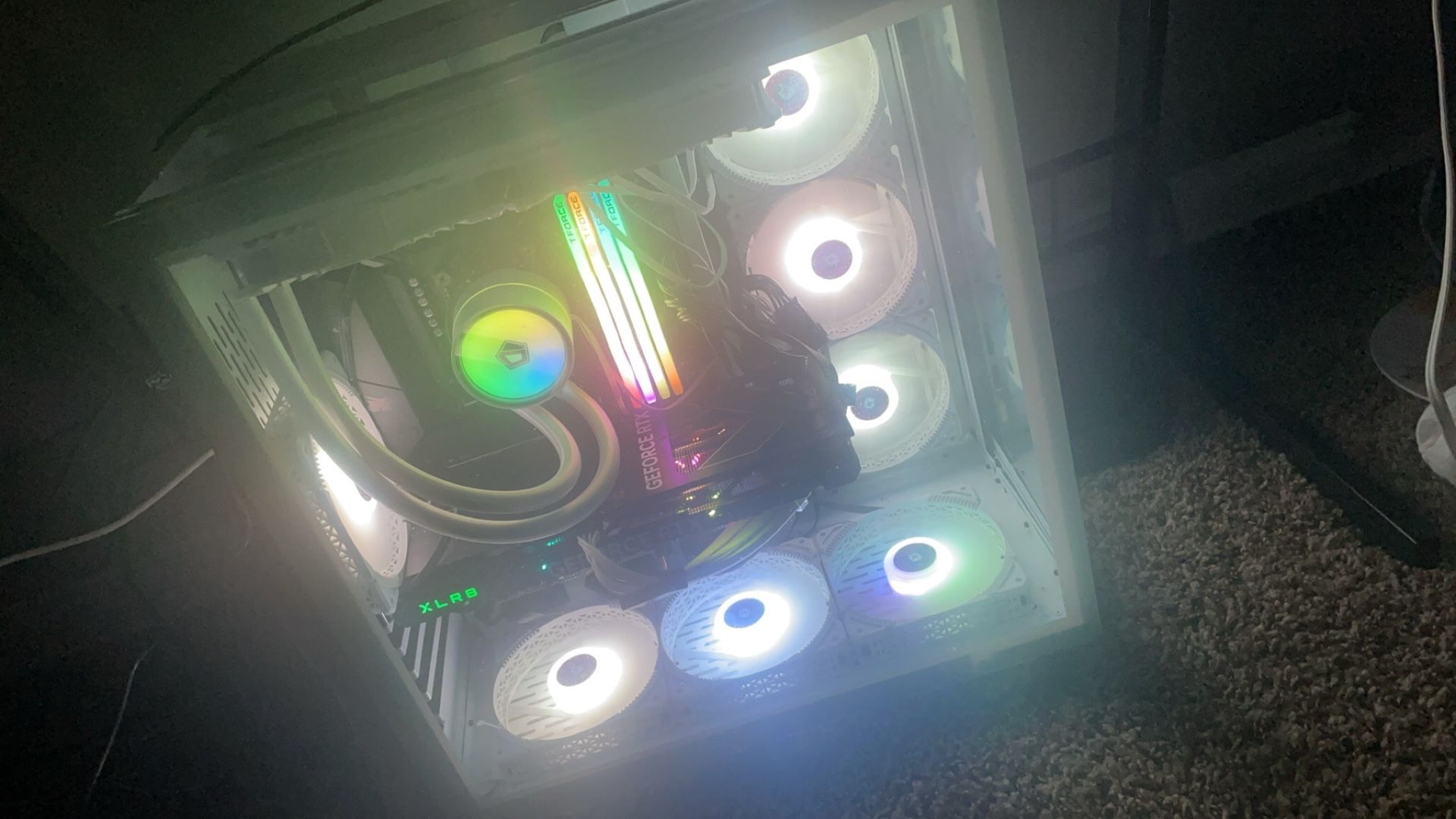 Ryzen 5800x3d 4060 Ti 32 Gb DDR4 RAM FULL RGB Super Speed SSD 8000 Mb/s 850 Watt Gold Power Supply