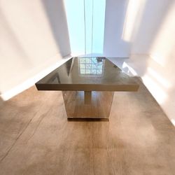 Expandable Dinner Table- 6 To 8. 