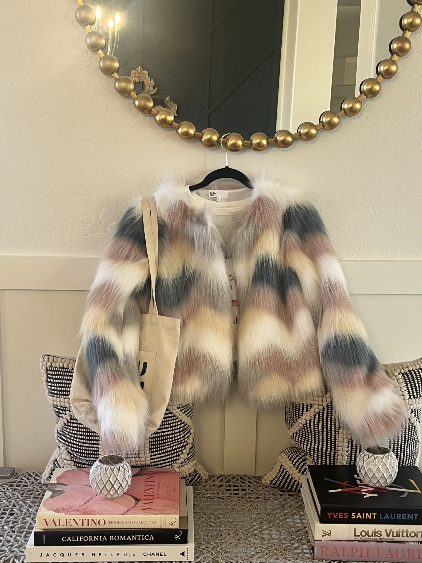🩷⭐️ Faux Fur Jacket 🩷⭐️ Cropped 🩷 Small
