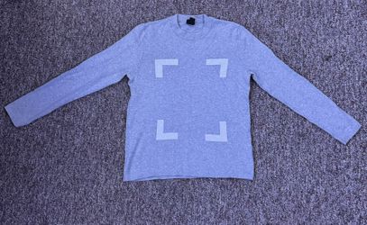 Grey and White H&M long sleeve crewneck sweater