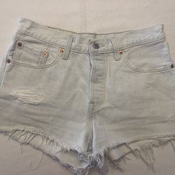 Size 27 Levi’s 501 light blue distressed shorts  #9