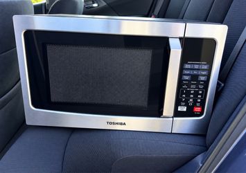 Toshiba Stainless Steel Countertop Microwave
