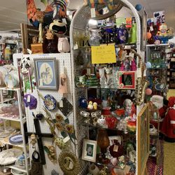 Last Minute Christmas Gifts! Come Check Out our What’s New At The 3rd Street Antique Mall In Downtown Puyallup