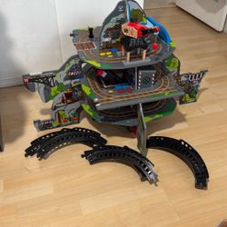 Hape Wooden Railway Mighty Mountain 