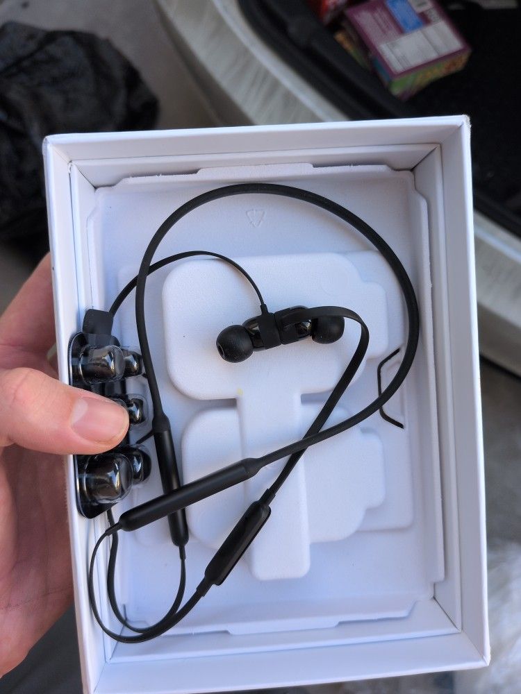 Beats Wireless Earphones Earbuds Headphones